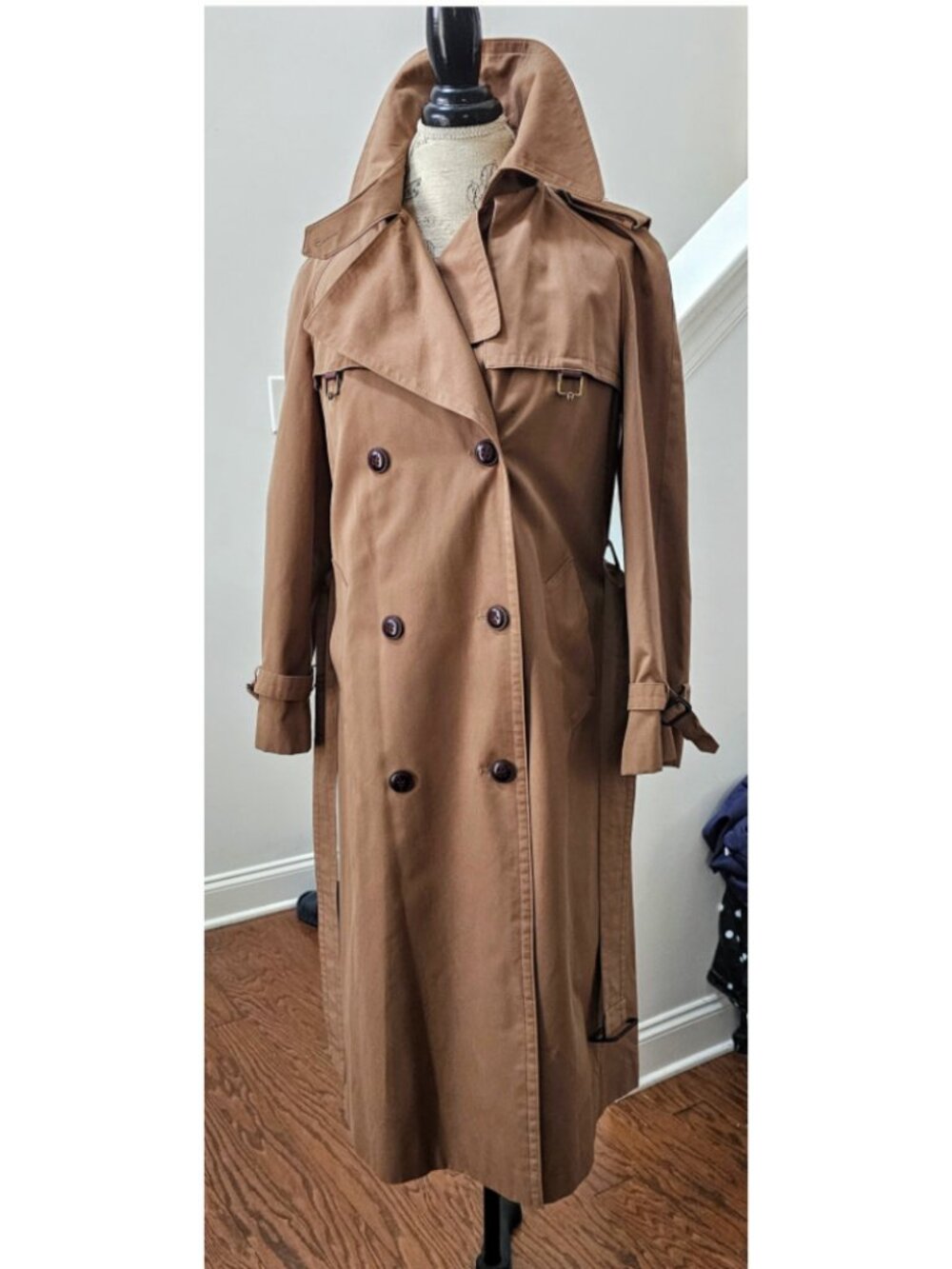 Vintage 1970s Etienne Aigner tan brown cotton trench coat.